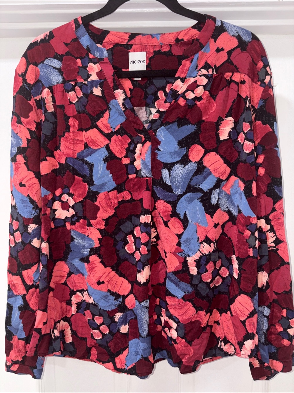 NIC+ZOE Brushstroke Floral V-Neck Blouse in Coral, Blue & Wine